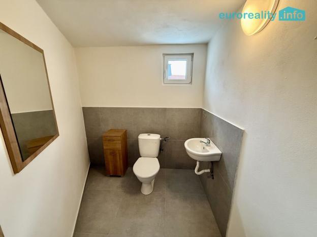 Pronájem obchodního prostoru, Mariánské Lázně - Úšovice, U Mlékárny, 175 m2