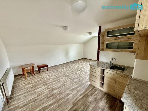 Pronájem obchodního prostoru, Mariánské Lázně - Úšovice, U Mlékárny, 175 m2