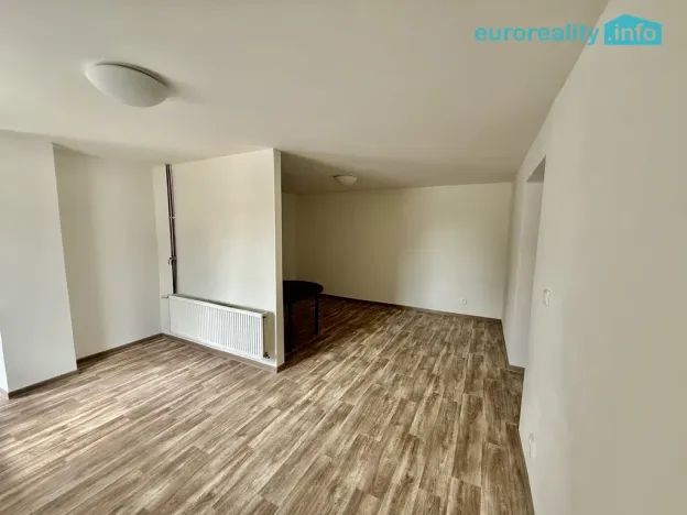 Pronájem obchodního prostoru, Mariánské Lázně - Úšovice, U Mlékárny, 175 m2