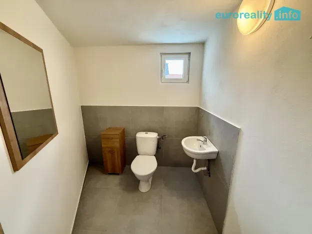 Pronájem obchodního prostoru, Mariánské Lázně - Úšovice, U Mlékárny, 175 m2