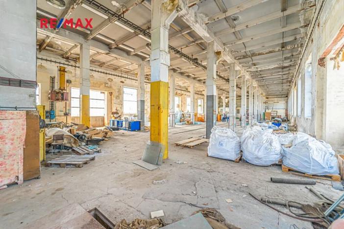 Pronájem skladu, Slaný, Netovická, 2000 m2