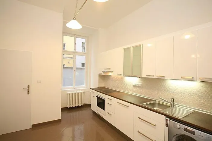 Pronájem bytu 3+1, Praha - Smíchov, Kroftova, 84 m2