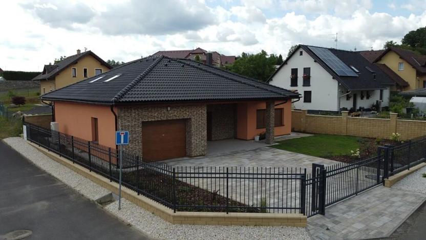 Prodej rodinného domu, Jenišov, U Vodojemu, 250 m2