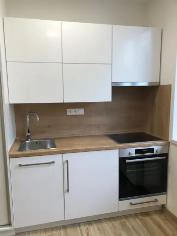 Pronájem bytu 1+kk, Zlín, Štefánikova, 22 m2