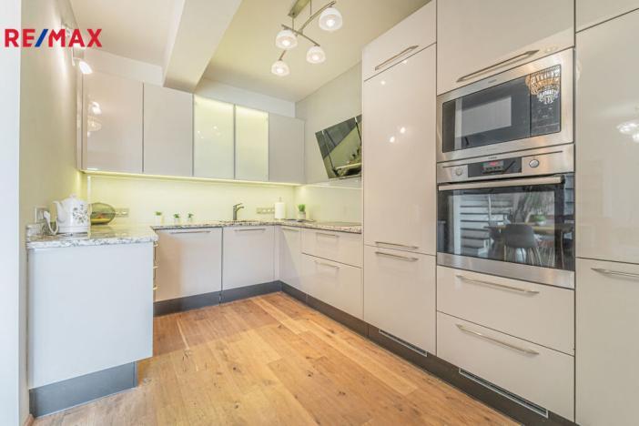 Prodej rodinného domu, Praha - Cholupice, Lhenická, 152 m2