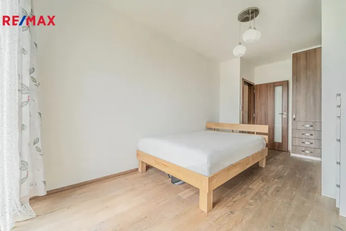 Prodej rodinného domu, Praha - Cholupice, Lhenická, 152 m2