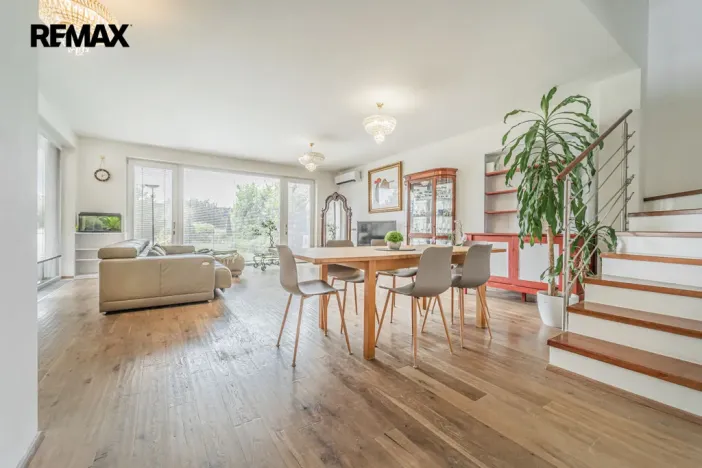 Prodej rodinného domu, Praha - Cholupice, Lhenická, 152 m2