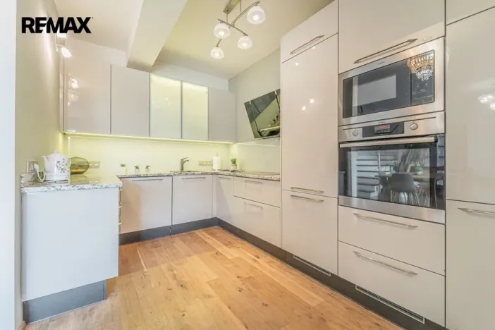 Prodej rodinného domu, Praha - Cholupice, Lhenická, 152 m2