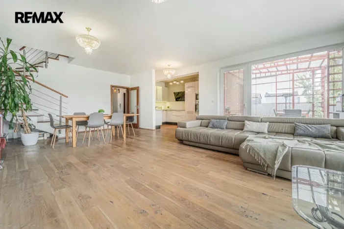 Prodej rodinného domu, Praha - Cholupice, Lhenická, 152 m2