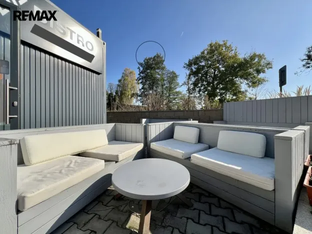 Pronájem komerční nemovitosti, Ostrov, 38 m2