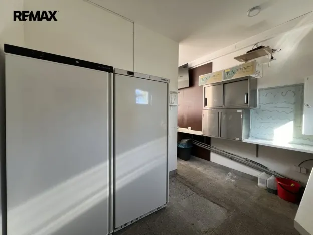 Pronájem komerční nemovitosti, Ostrov, 38 m2