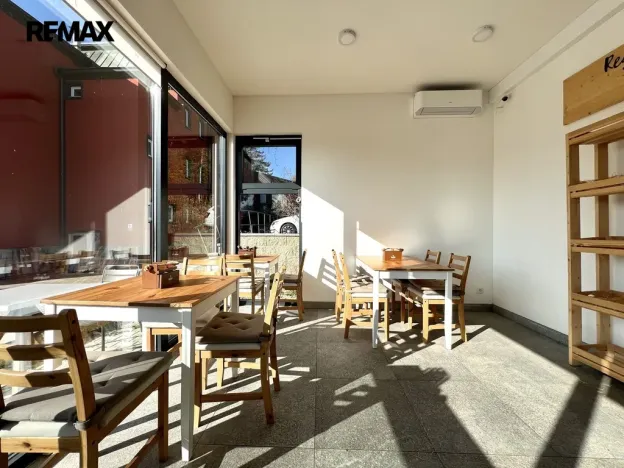 Pronájem komerční nemovitosti, Ostrov, 38 m2