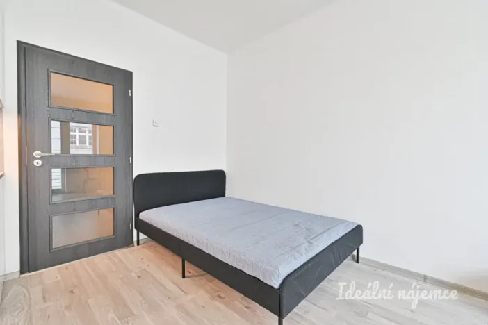 Pronájem bytu 1+kk, Brno - Královo Pole, Slovinská, 37 m2