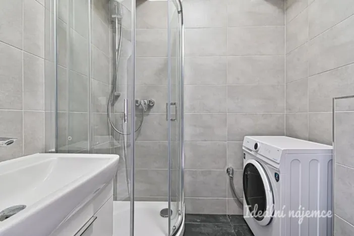 Pronájem bytu 1+kk, Brno - Královo Pole, Slovinská, 37 m2