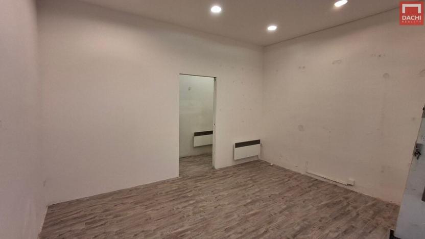 Pronájem obchodního prostoru, Olomouc, Horní náměstí, 19 m2