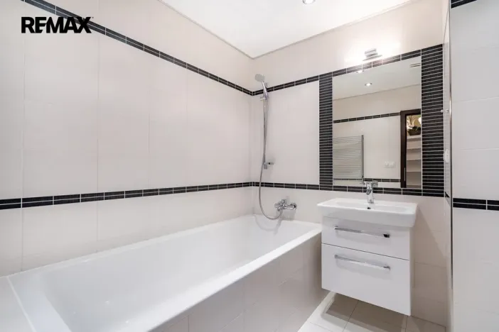 Prodej bytu 4+kk, Karlovy Vary, Libušina, 171 m2