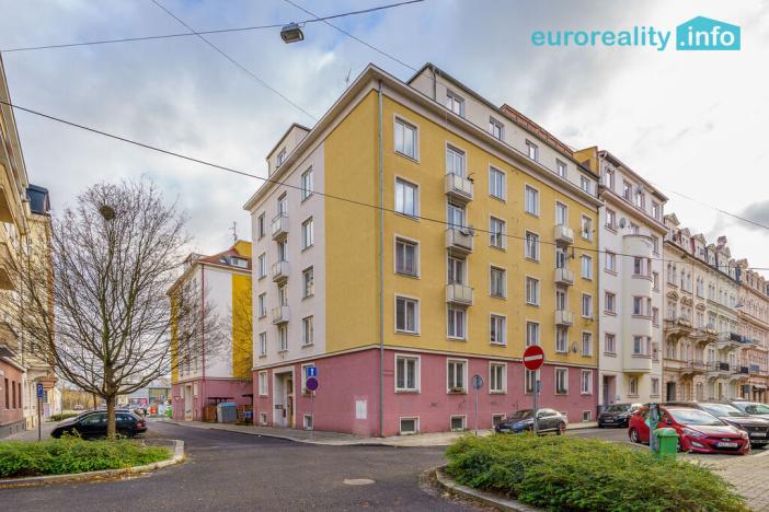 Prodej bytu 2+1, Karlovy Vary, K. Čapka, 56 m2