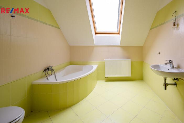 Prodej rodinného domu, Jenišov - Pod Rohem, K Rohu, 205 m2