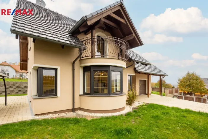 Prodej rodinného domu, Jenišov - Pod Rohem, K Rohu, 205 m2