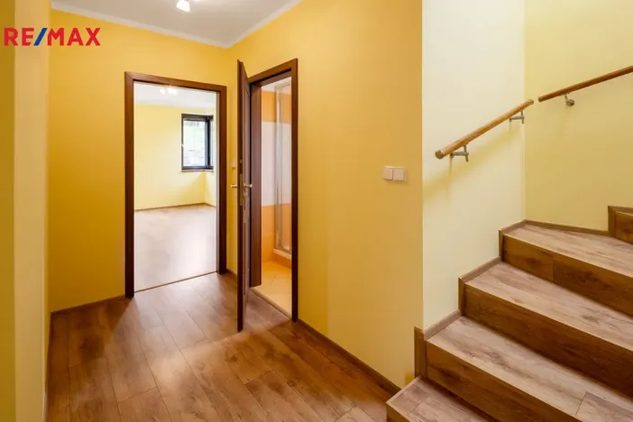 Prodej rodinného domu, Jenišov - Pod Rohem, K Rohu, 205 m2