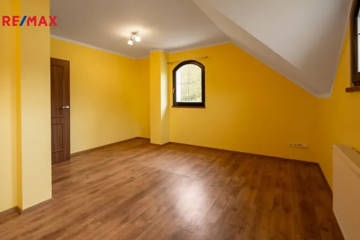 Prodej rodinného domu, Jenišov - Pod Rohem, K Rohu, 205 m2