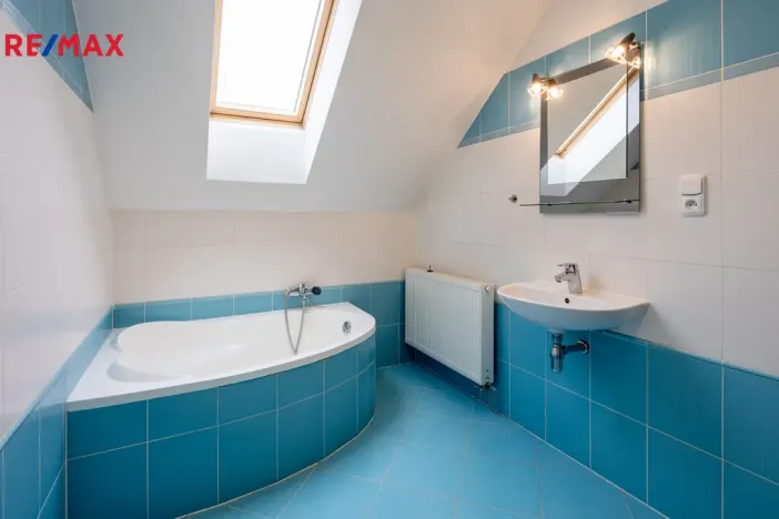 Prodej rodinného domu, Jenišov - Pod Rohem, K Rohu, 205 m2