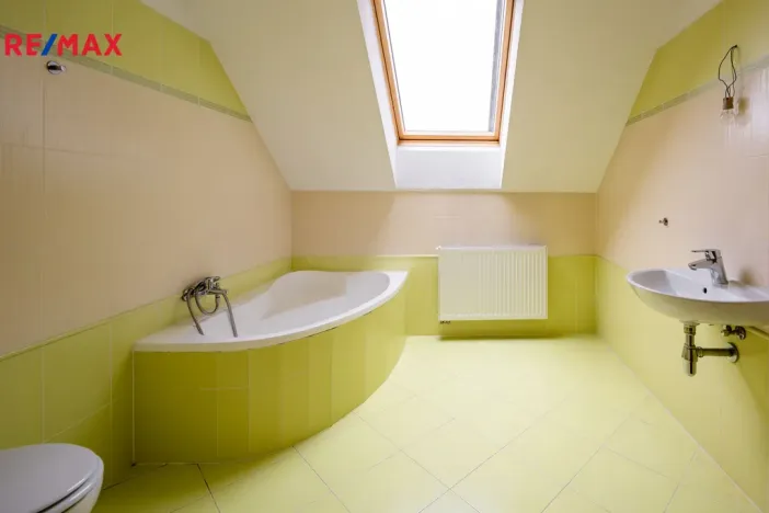 Prodej rodinného domu, Jenišov - Pod Rohem, K Rohu, 205 m2