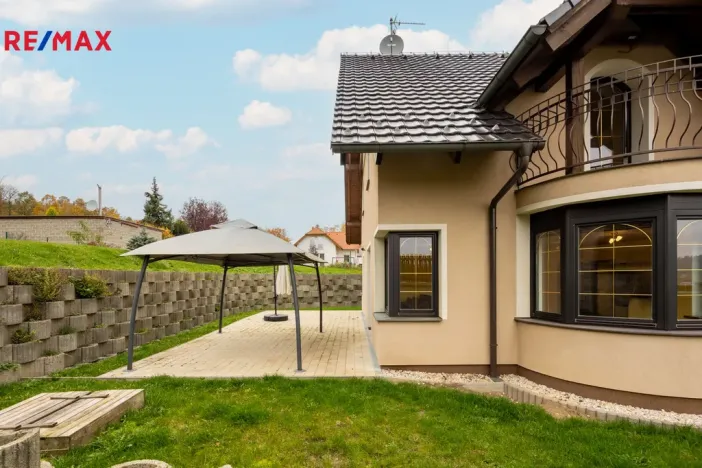 Prodej rodinného domu, Jenišov - Pod Rohem, K Rohu, 205 m2