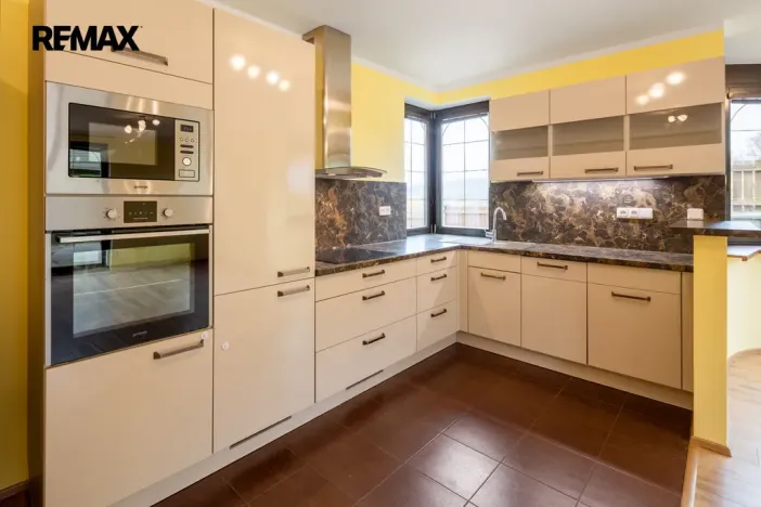 Prodej rodinného domu, Jenišov - Pod Rohem, K Rohu, 205 m2