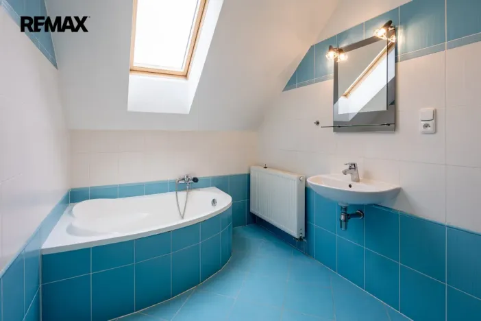 Prodej rodinného domu, Jenišov - Pod Rohem, K Rohu, 205 m2