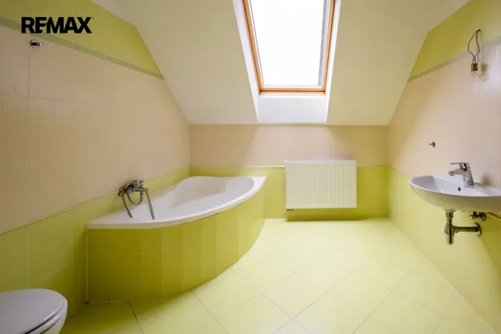 Prodej rodinného domu, Jenišov - Pod Rohem, K Rohu, 205 m2