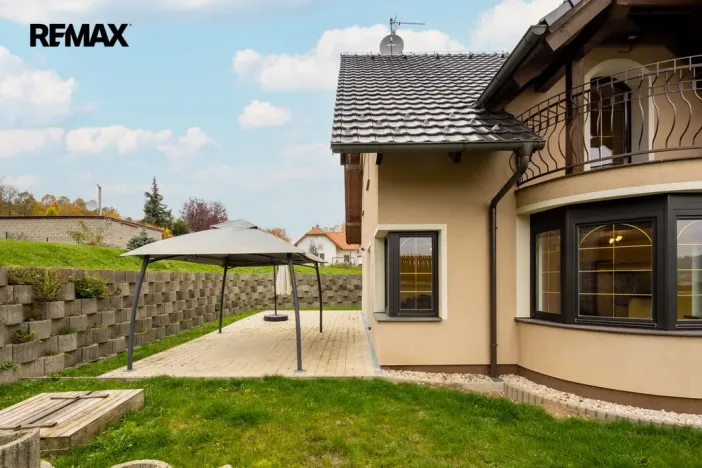 Prodej rodinného domu, Jenišov - Pod Rohem, K Rohu, 205 m2