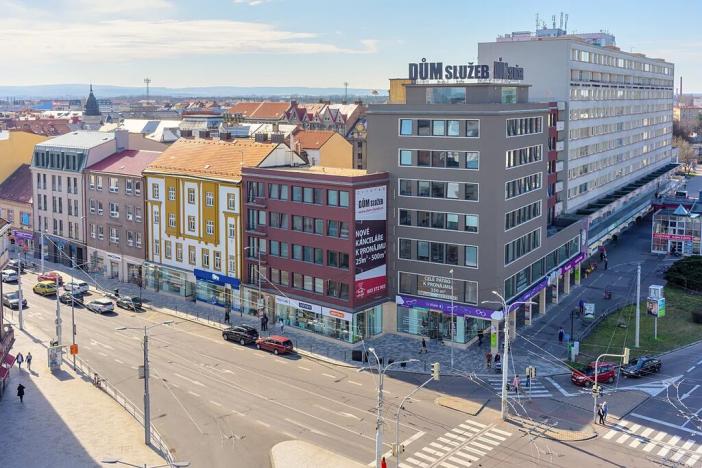 Pronájem obchodního prostoru, Pardubice, 17. listopadu, 90 m2