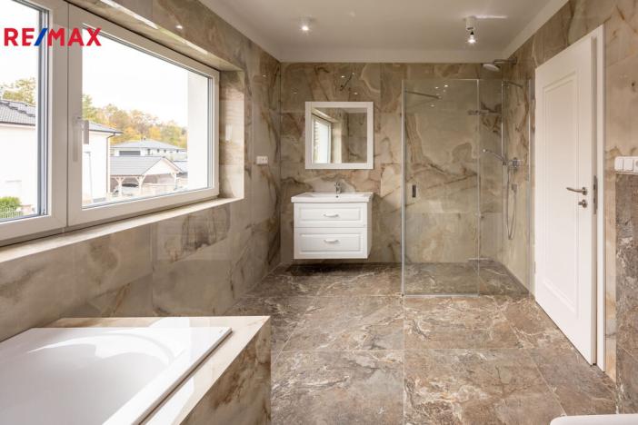 Prodej rodinného domu, Jenišov, 178 m2