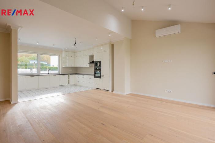 Prodej rodinného domu, Jenišov, 178 m2