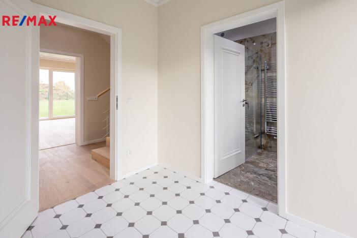 Prodej rodinného domu, Jenišov, 178 m2