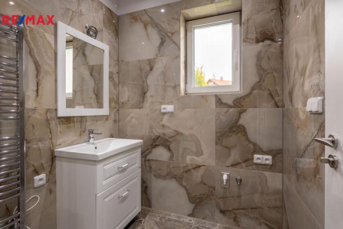 Prodej rodinného domu, Jenišov, 178 m2