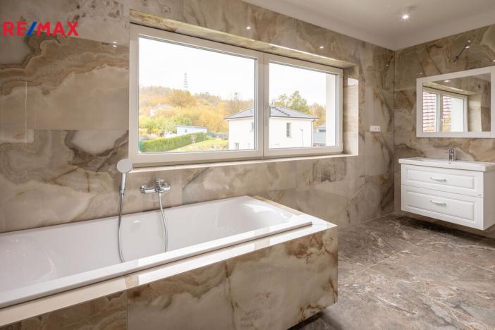 Prodej rodinného domu, Jenišov, 178 m2