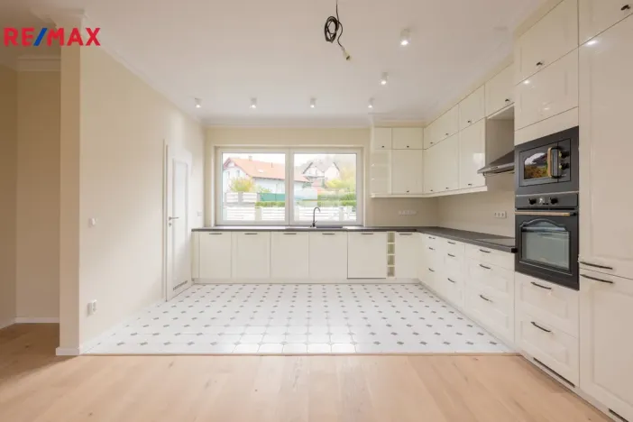 Prodej rodinného domu, Jenišov - Pod Rohem, Horská, 167 m2