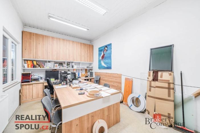 Prodej výrobních prostor, Kozolupy, 8000 m2