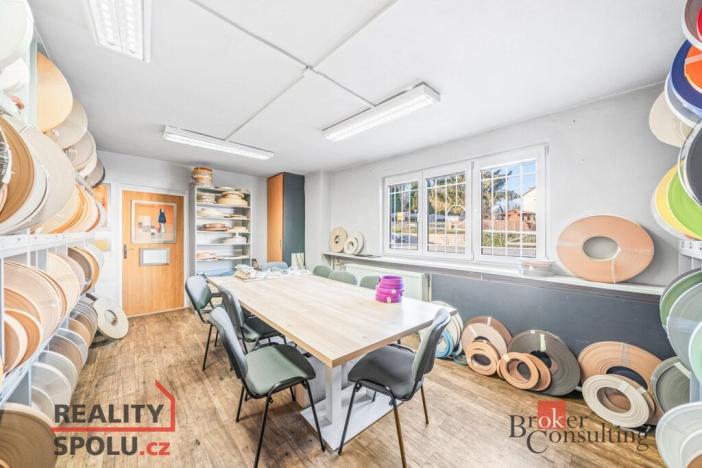 Prodej výrobních prostor, Kozolupy, 8000 m2