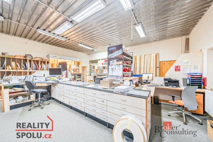 Prodej výrobních prostor, Kozolupy, 8000 m2