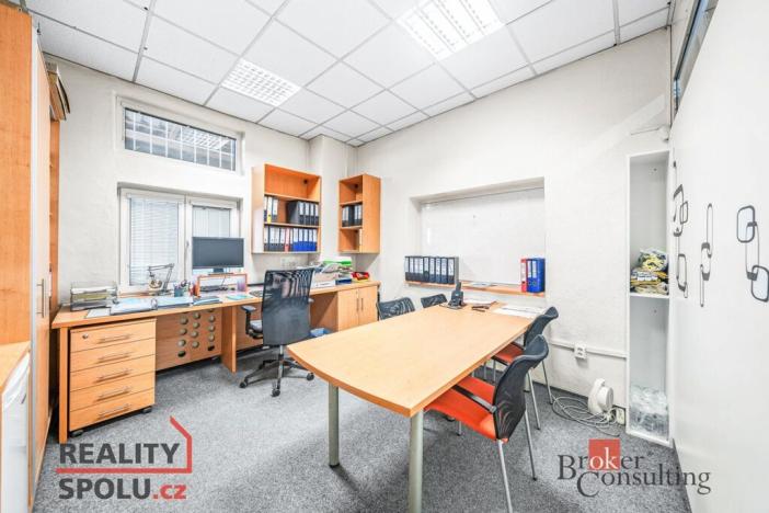 Prodej výrobních prostor, Kozolupy, 8000 m2