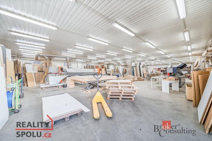 Prodej výrobních prostor, Kozolupy, 8000 m2