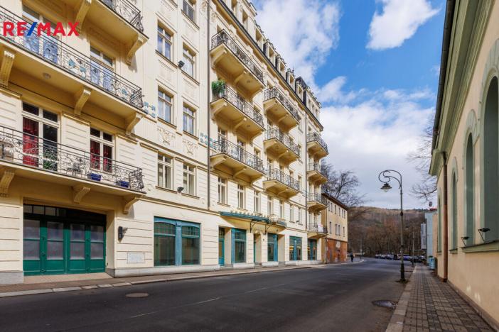 Prodej bytu 2+kk, Karlovy Vary, Mariánskolázeňská, 52 m2