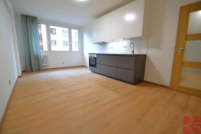 Pronájem bytu 3+kk, Benešov, Na Bezděkově, 64 m2