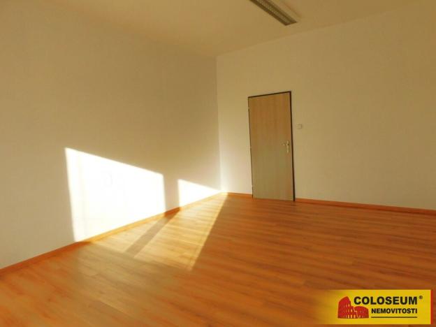 Pronájem skladu, Znojmo, Dobšická, 166 m2