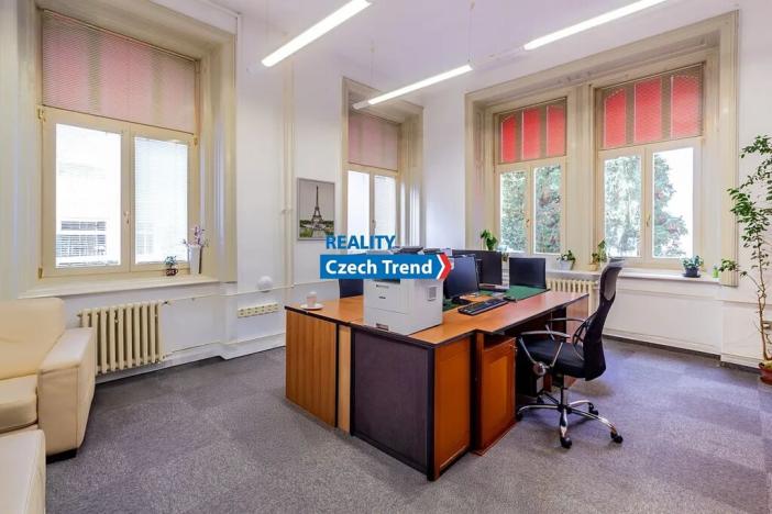 Prodej činžovního domu, Olomouc, Kollárovo nám., 2762 m2