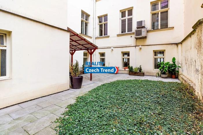 Prodej činžovního domu, Olomouc, Kollárovo nám., 2762 m2