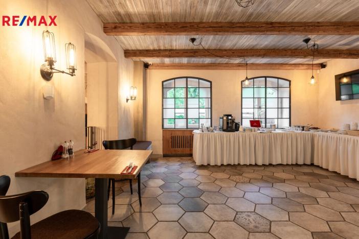 Prodej ubytování, Karlovy Vary, Křižíkova, 1021 m2